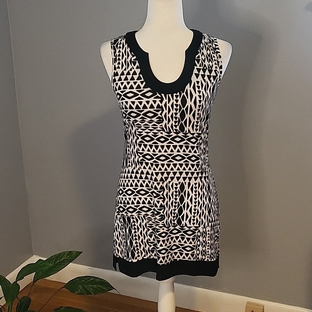 White House Black Market Stretchy Black & White Print Top Mini Dress - Size XXS